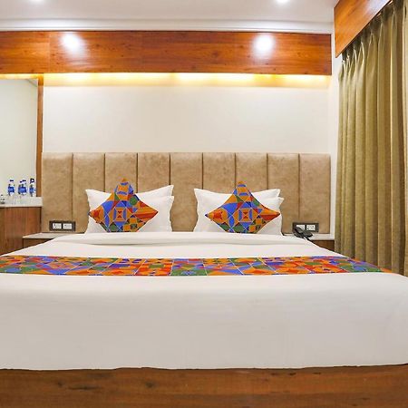 Fabhotel Golf Inn Golf Course Road Gurgaon Eksteriør billede