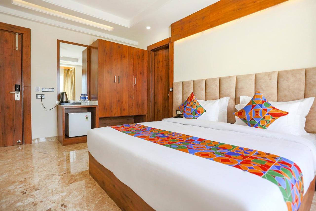 Fabhotel Golf Inn Golf Course Road Gurgaon Eksteriør billede