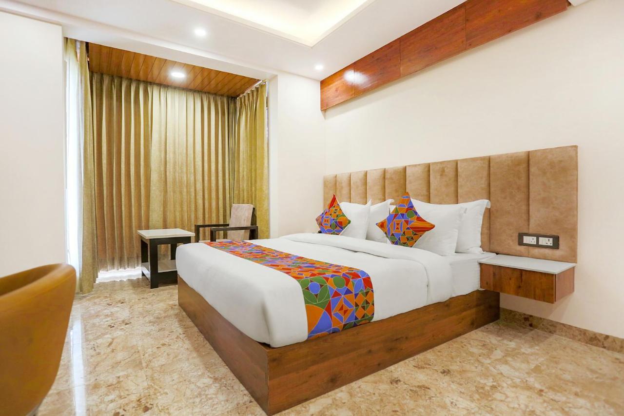 Fabhotel Golf Inn Golf Course Road Gurgaon Eksteriør billede