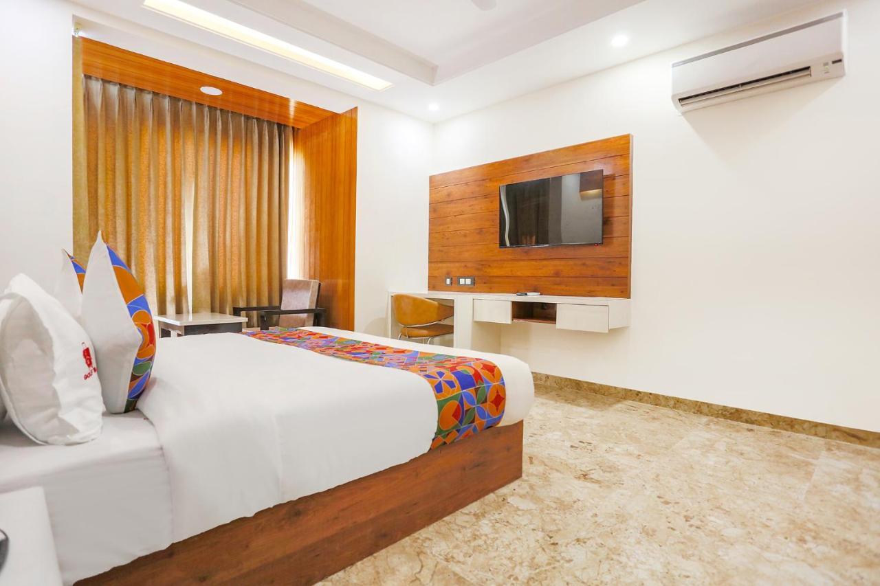 Fabhotel Golf Inn Golf Course Road Gurgaon Eksteriør billede